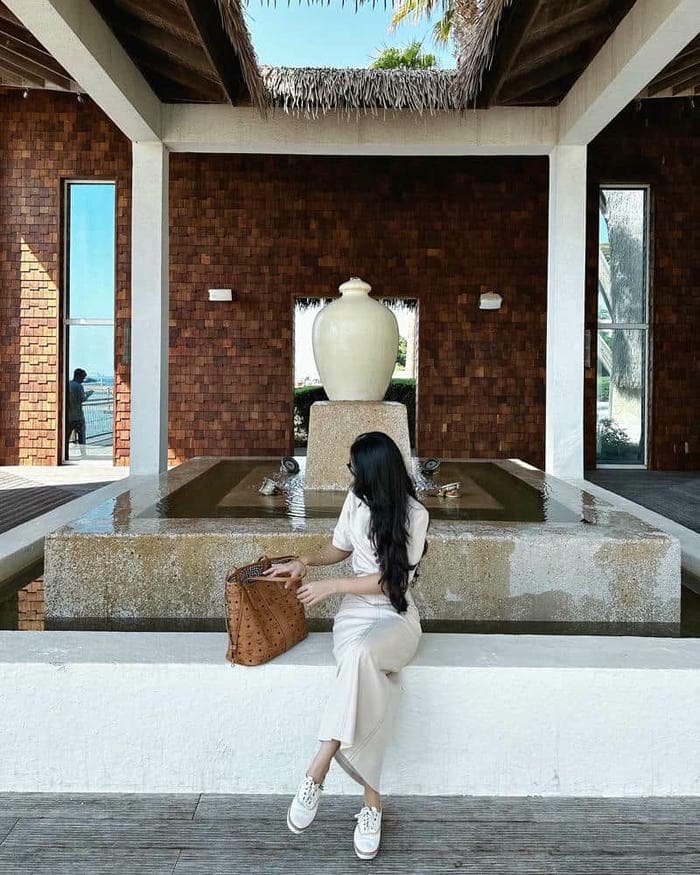 gái xinh che mặt cá tính