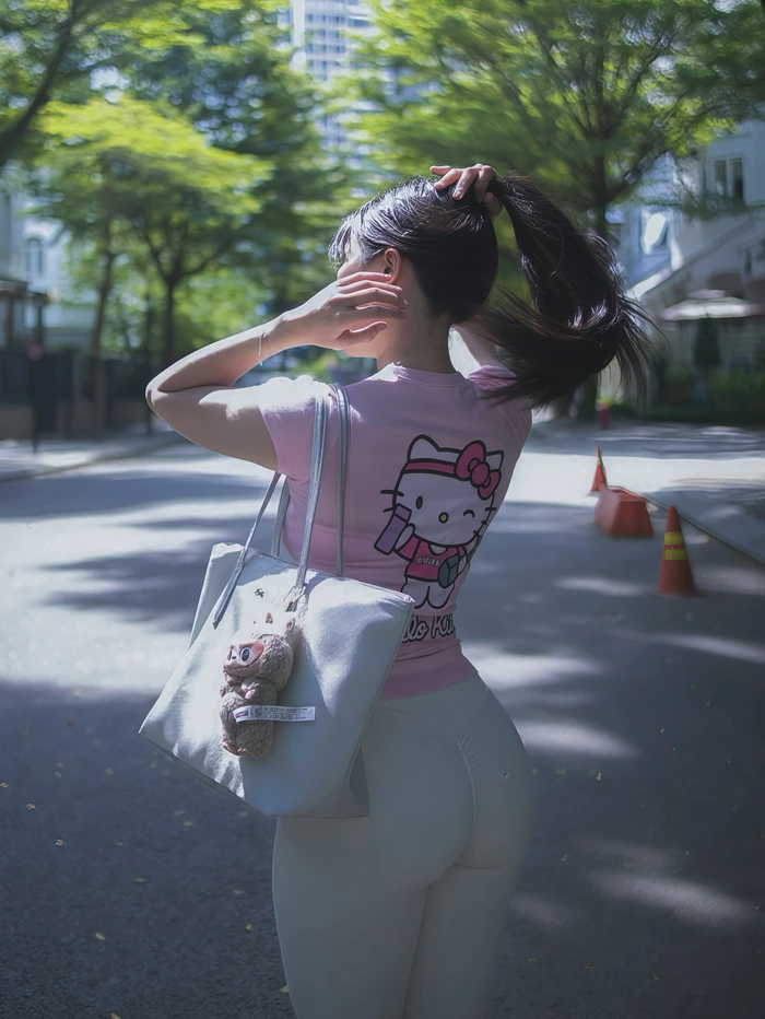 gái xinh che mặt đáng yêu cute