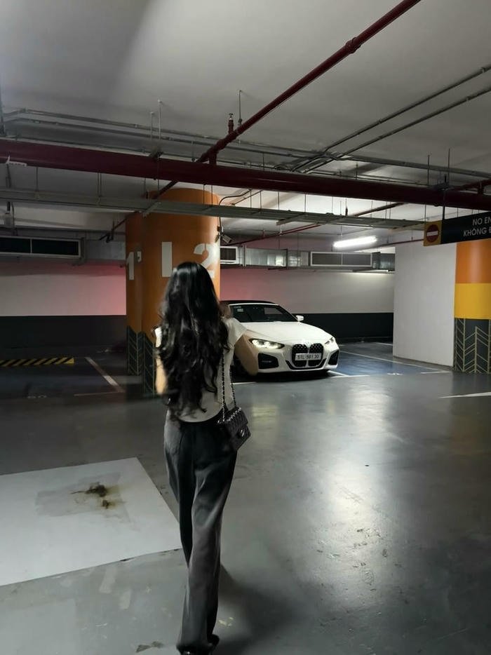 gái xinh che mặt ngầu