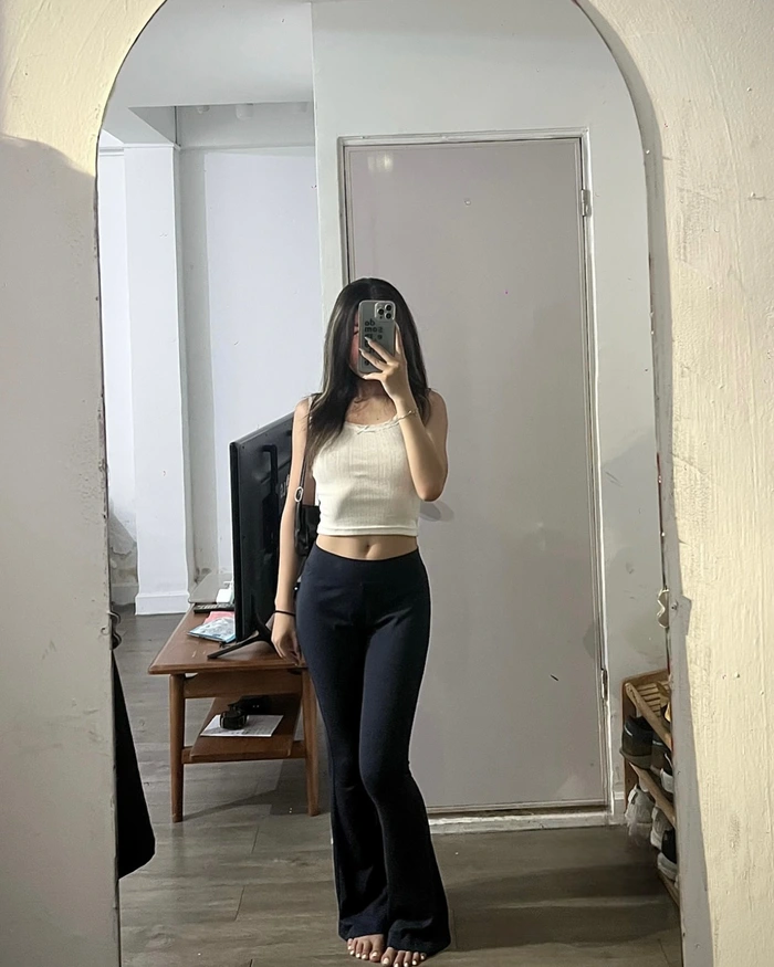 gái xinh che mặt ngọt ngào dễ thương