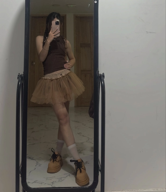 gái xinh che mặt ngọt ngào