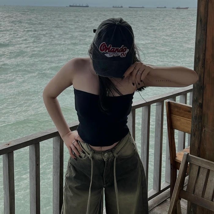 gái xinh che mặt quyến rũ