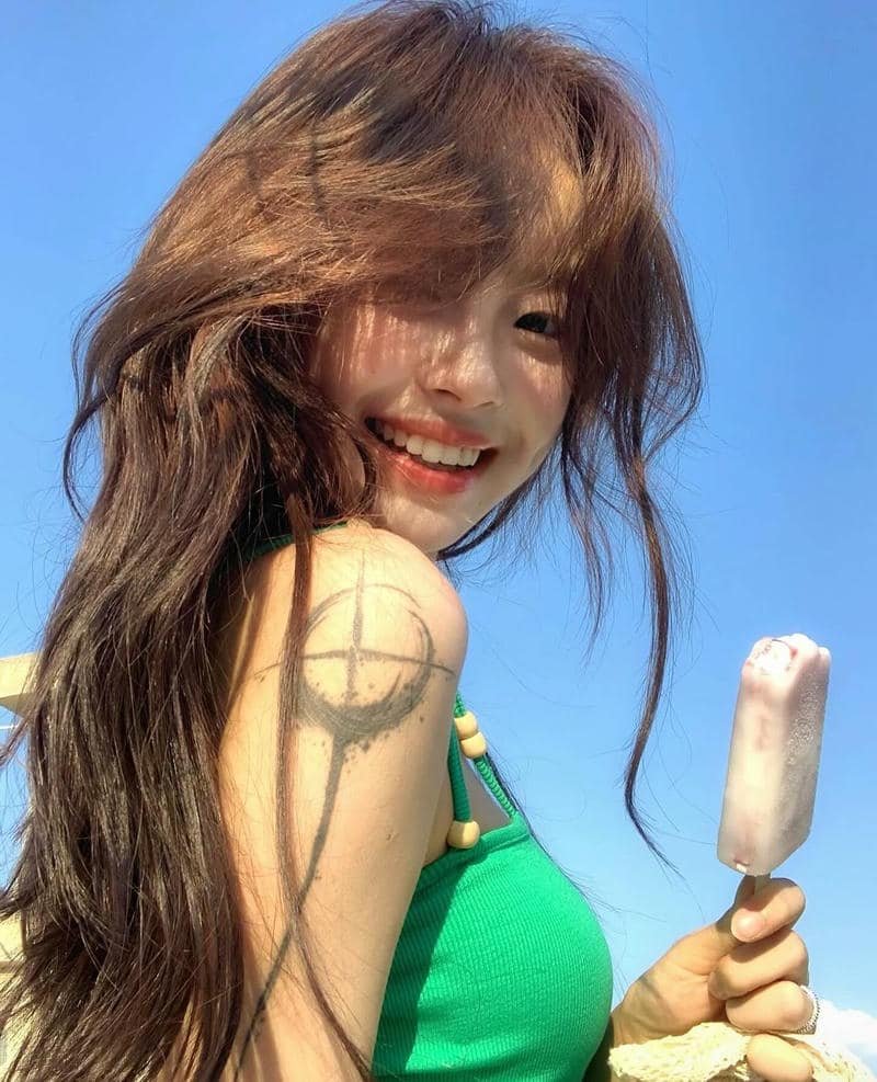 gái xinh cười đáng yêu