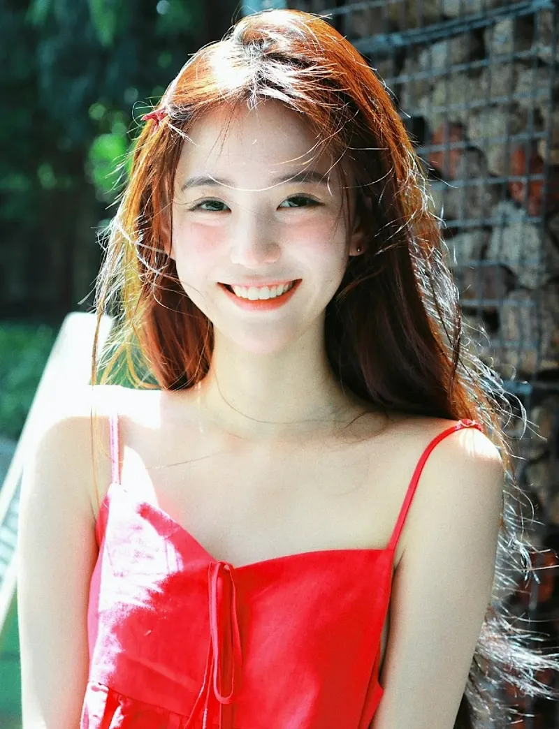 gái xinh cười duyên