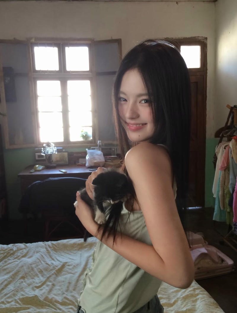 gái xinh cười tỏa nắng