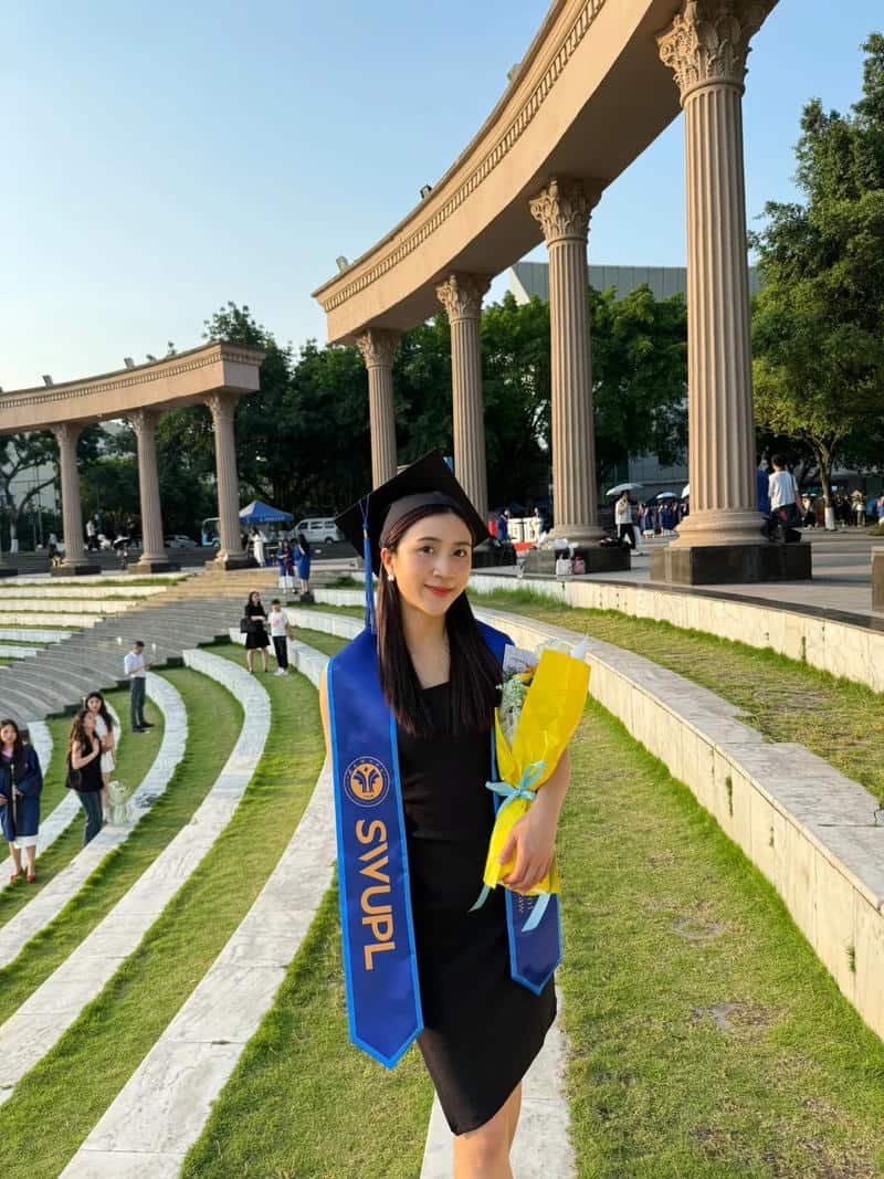 gái xinh lào rực rỡ