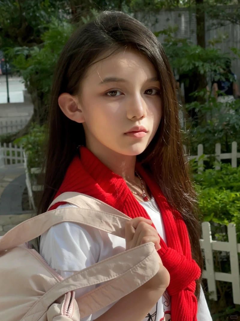 gái xinh lớp 5 tỏa sáng