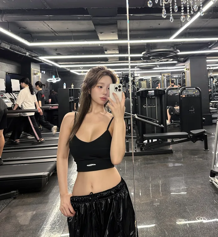 gái xinh tập gym khoe đường cong