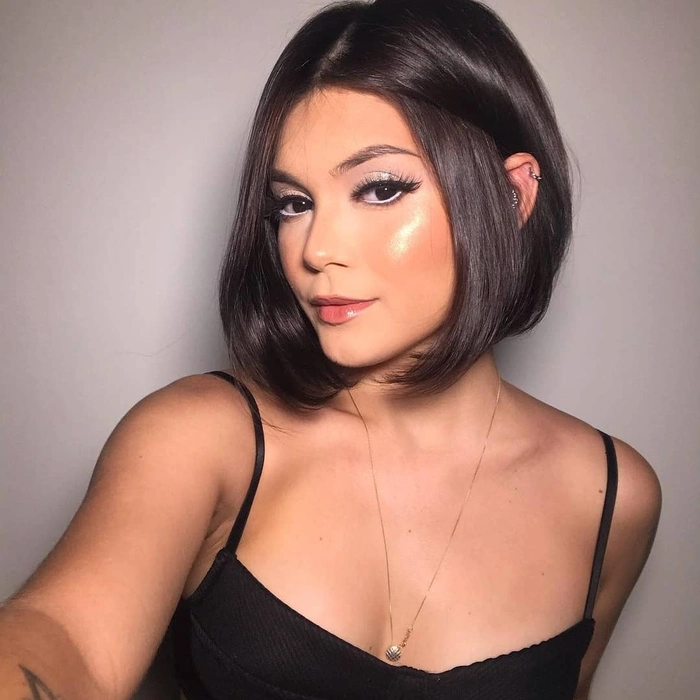 gái xinh tóc ngắn tự tin