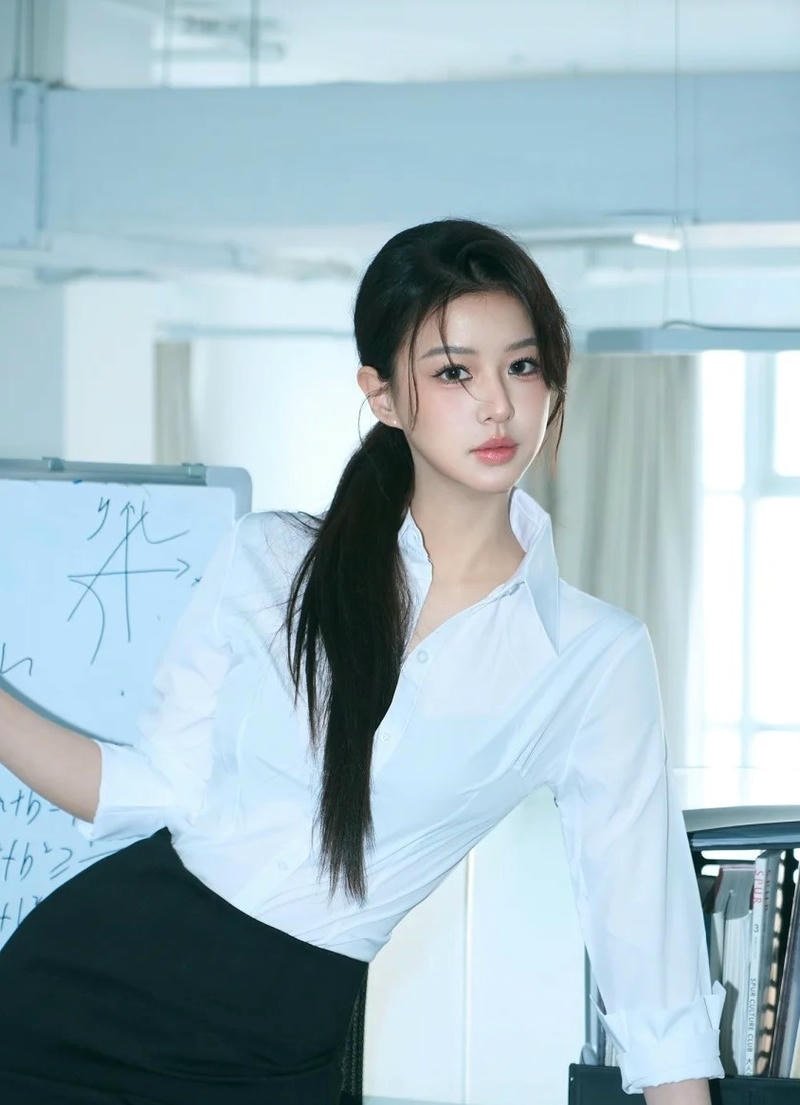 gái xinh văn phòng thanh lịch