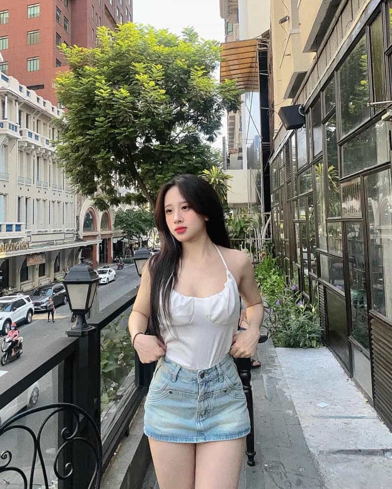 gái xinh váy ngắn quyến rũ