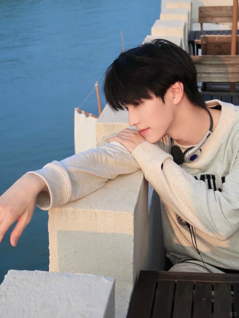 gương mặt trai 2k7