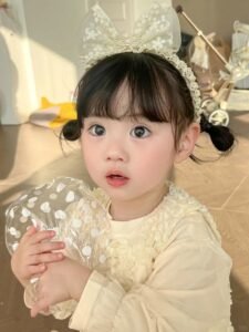 hình ảnh bé gái xinh như thiên thần