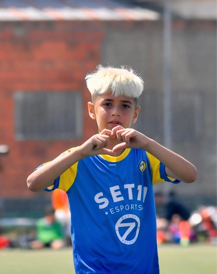 hình ảnh bé trai đẹp trai đáng yêu nhất