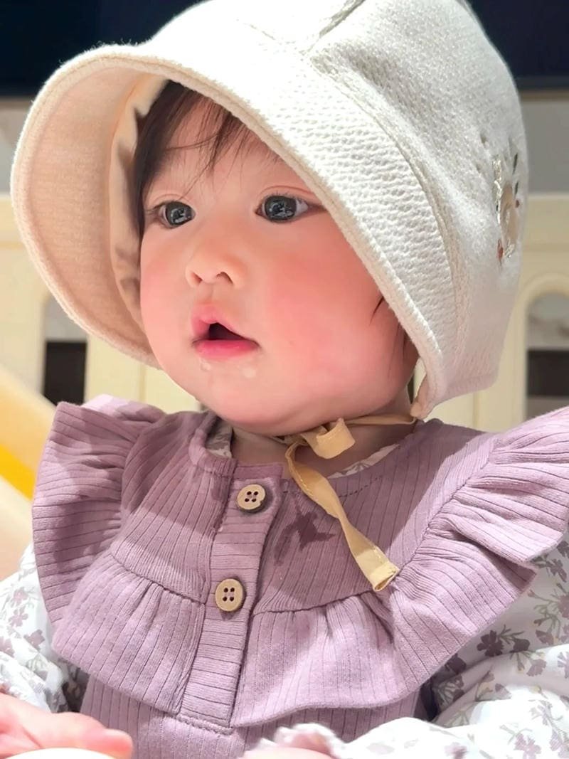 hình ảnh cute em bé