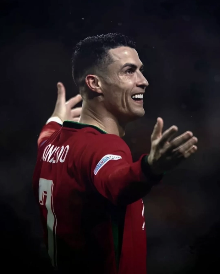 hình ảnh ronaldo điển trai
