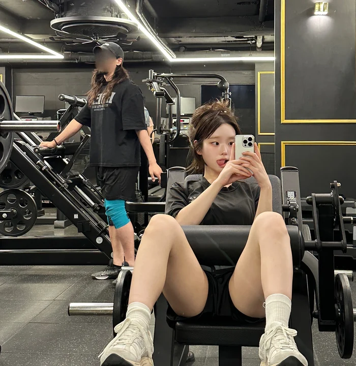 hình gái xinh 2k6 trẻ trung