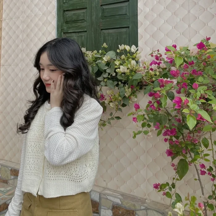 hình gái xinh 2k8 vui vẻ