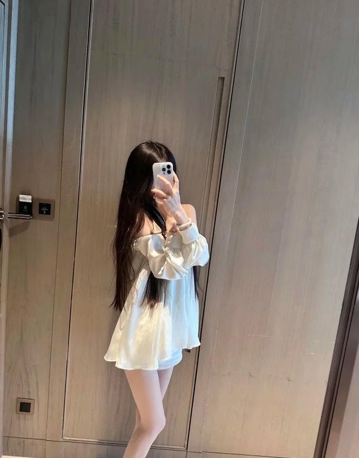 hình gái xinh che mặt trẻ trung