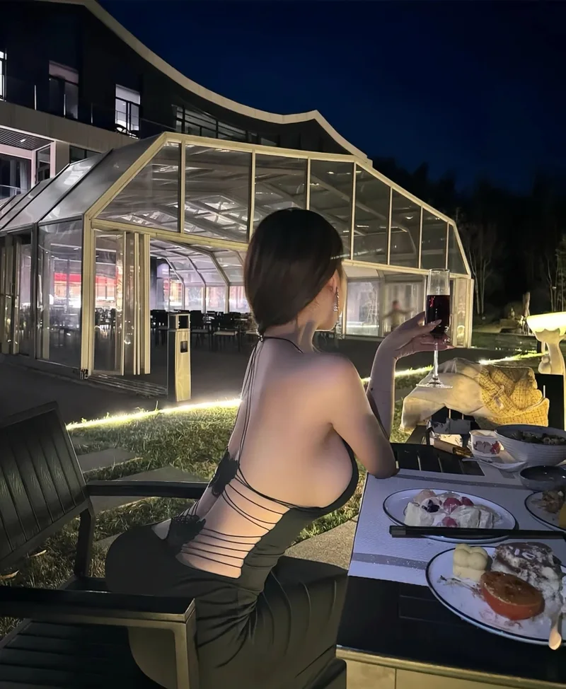 hình gái xinh quay lưng