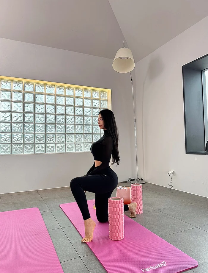 hình gái xinh tập gym