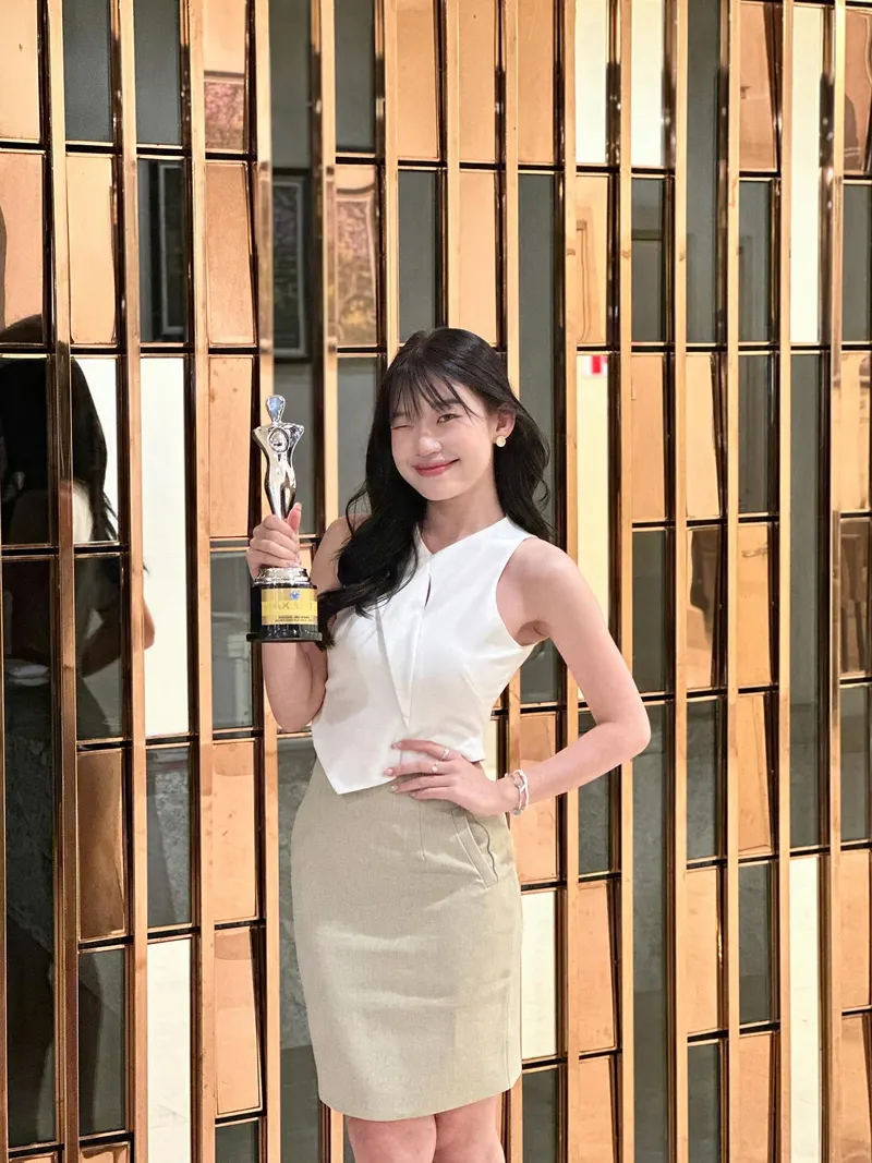 hình nền gái đẹp 2k7