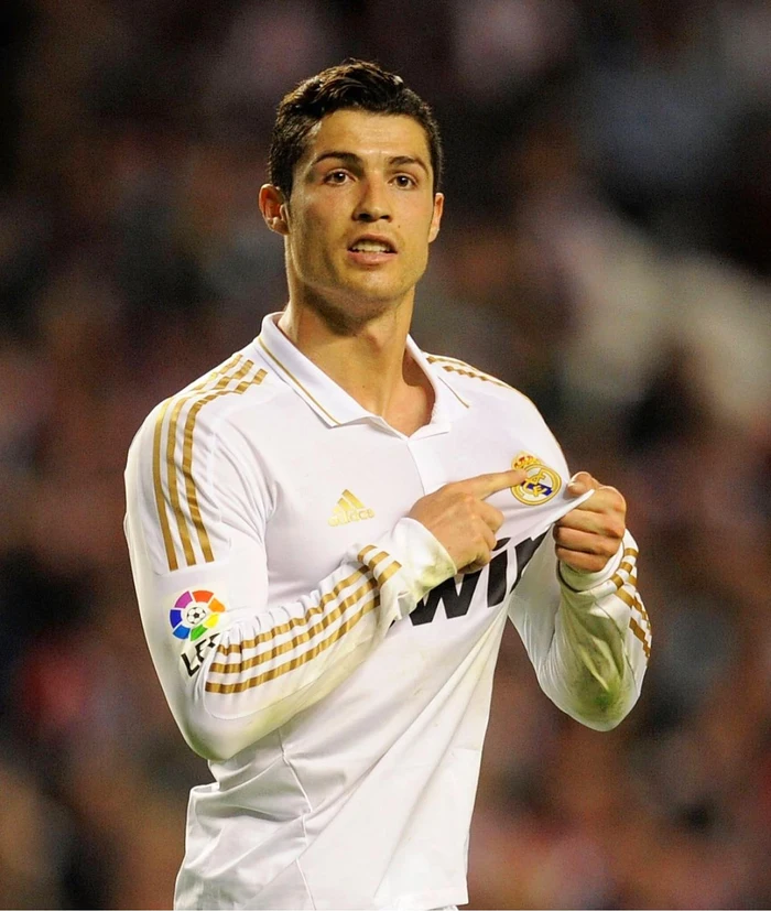 hình ronaldo đẹp trai cuốn hút