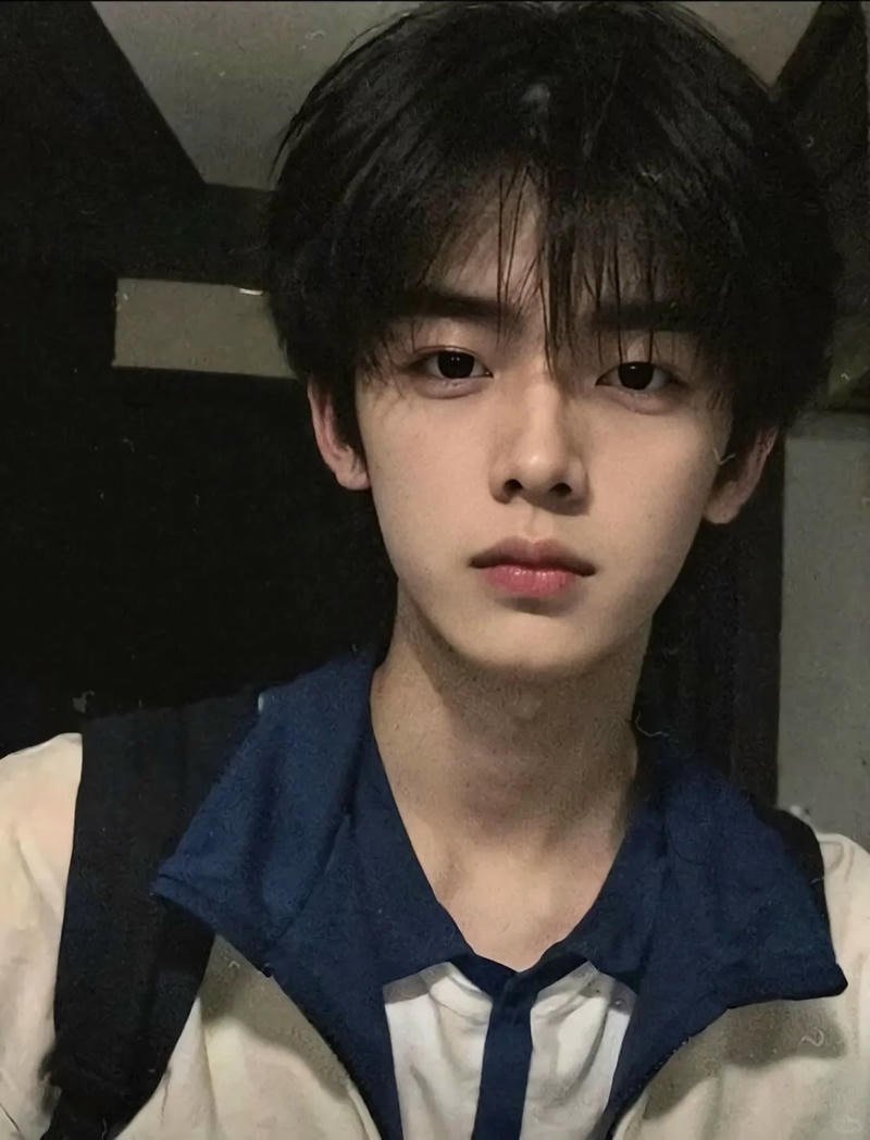 hình selfie trai 2k7