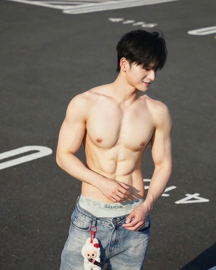 hình trai đẹp 8 múi tập gym