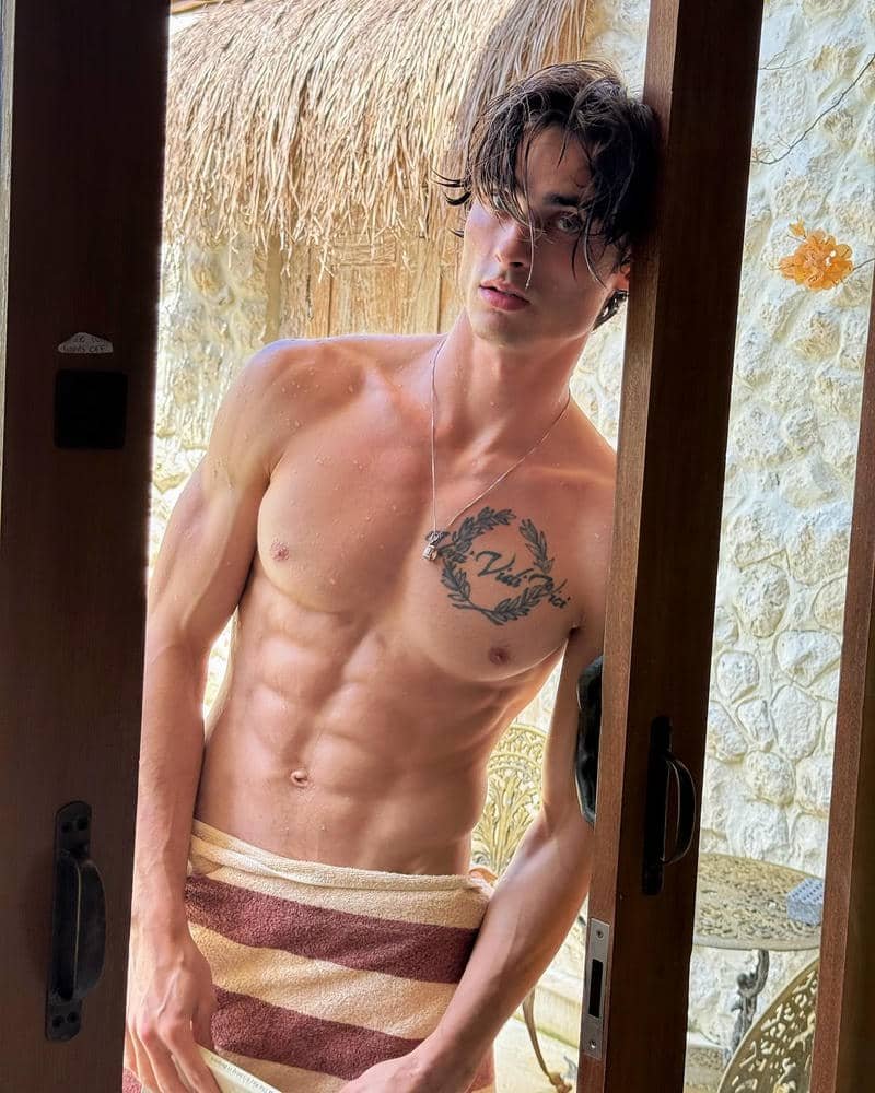 hình trai đẹp dáng múi chuẩn