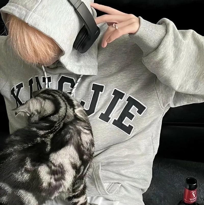 hình trai giấu mặt