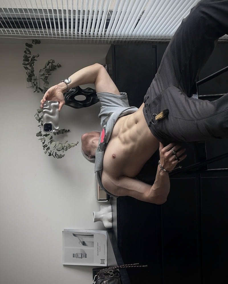 hình trai việt khoe dáng nóng bỏng