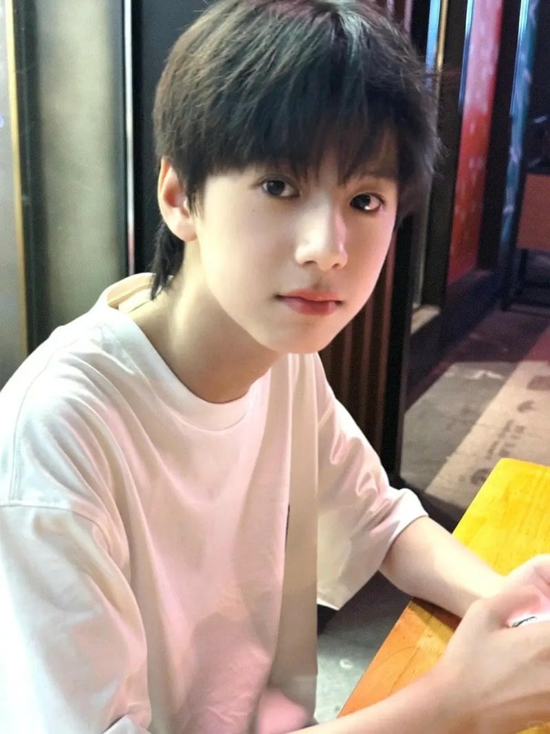 khuôn mặt baby 2k10