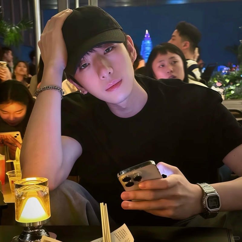 mặt trai đẹp chuẩn soái ca