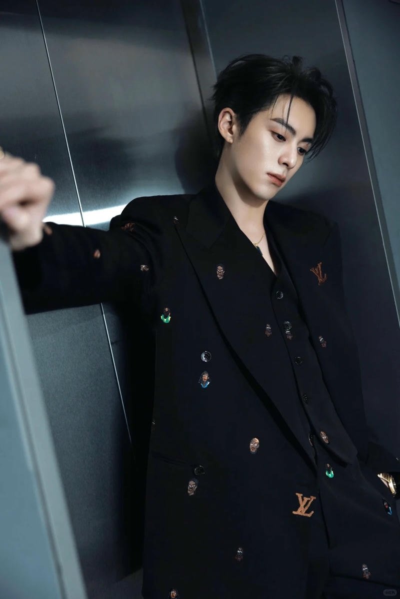 mặt trai đẹp cool ngầu