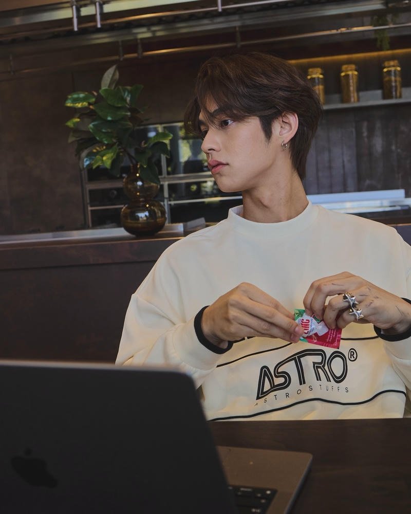 mặt trai đẹp cuốn hút