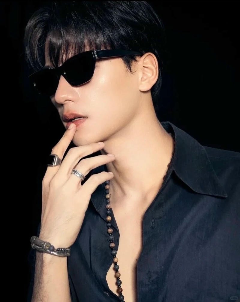 mặt trai đẹp sang chảnh