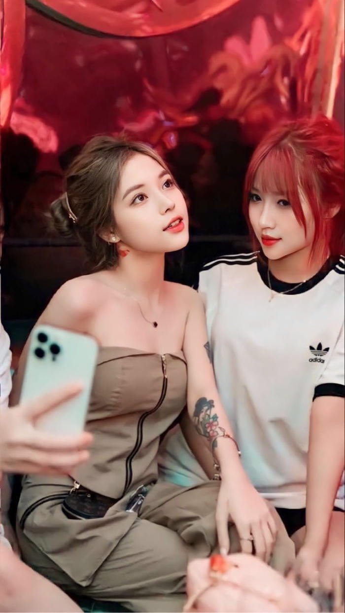 người đẹp trong vũ trường