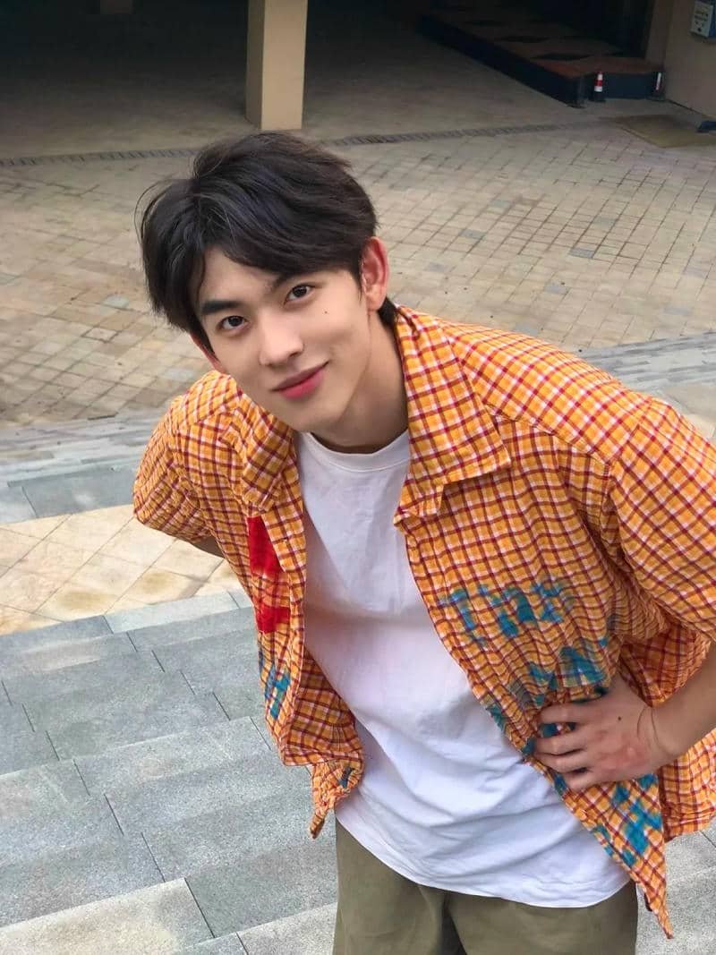 nụ cười dễ thương 14 tuổi