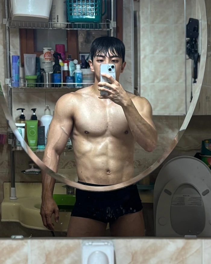 trai đẹp 6 múi hàn quốc phong độ