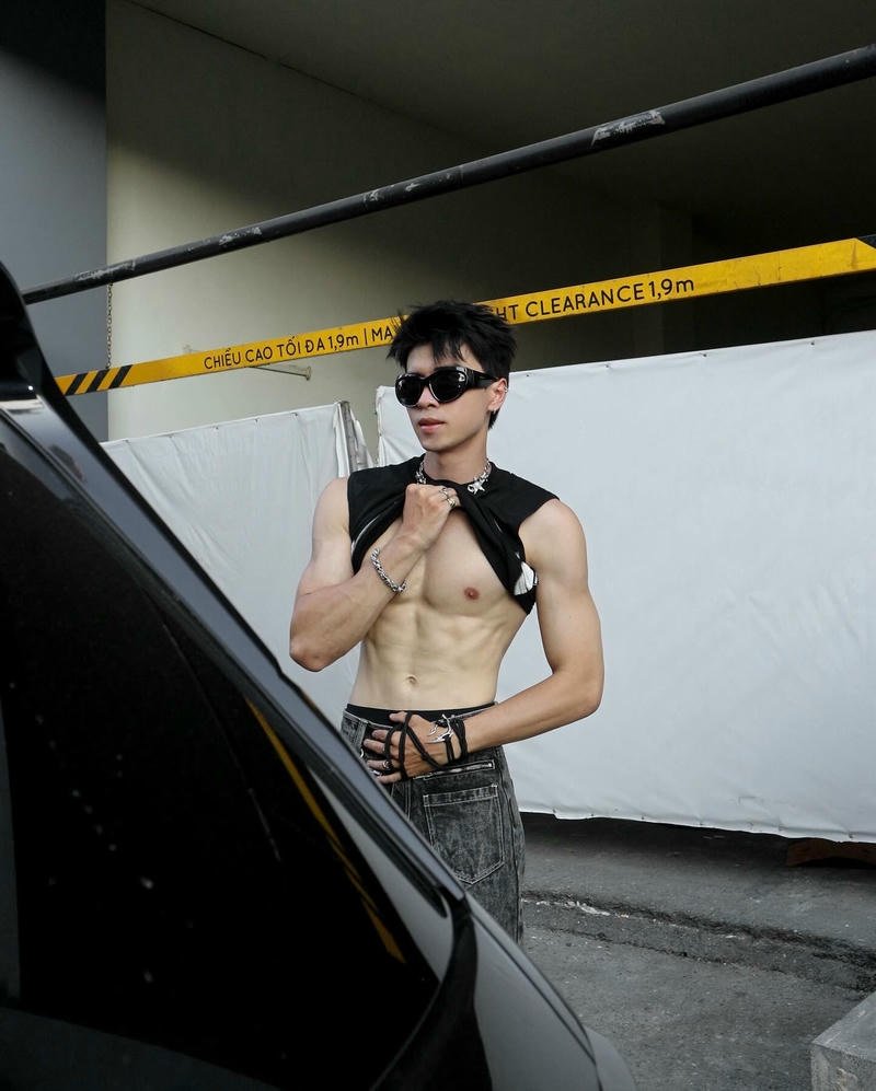 trai đẹp 6 múi thần thái