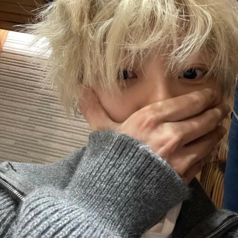 trai đẹp giấu mặt điển trai