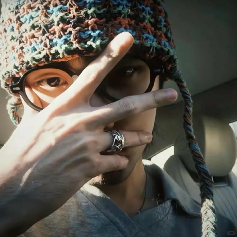 trai đẹp giấu mặt ngầu