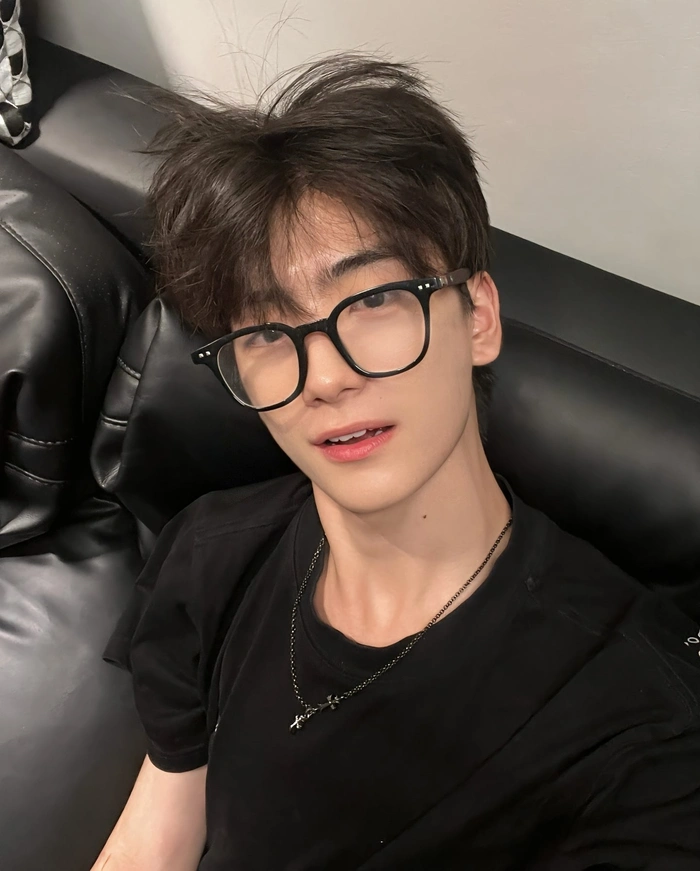 trai đẹp học sinh ngầu