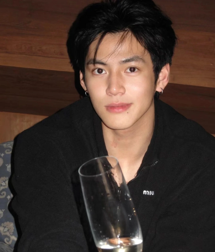 trai đẹp trung ngầu