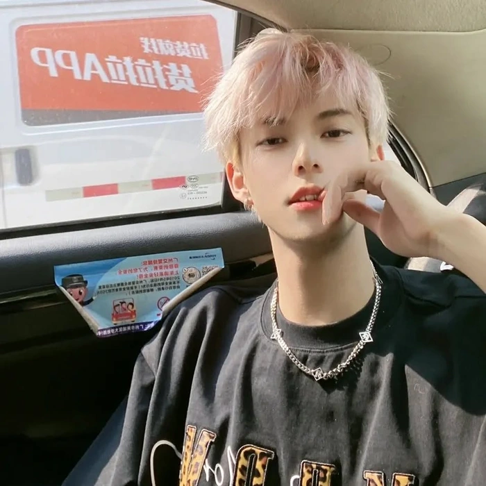 trai đẹp trung trẻ và phong độ