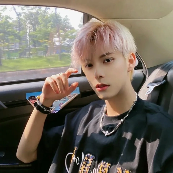 trai đẹp trung vui vẻ