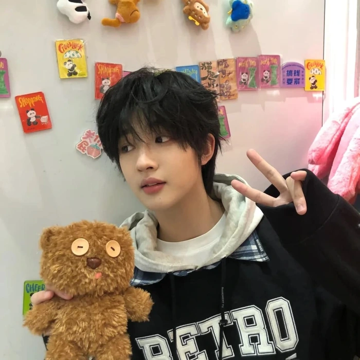 trai học sinh đẹp trai tự tin