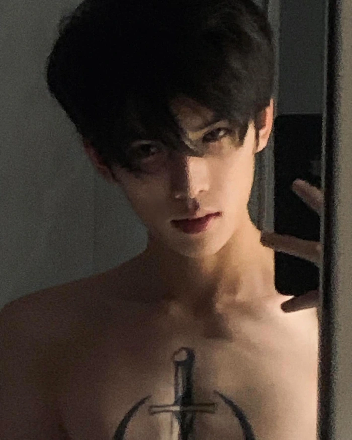 trai trung phong độ