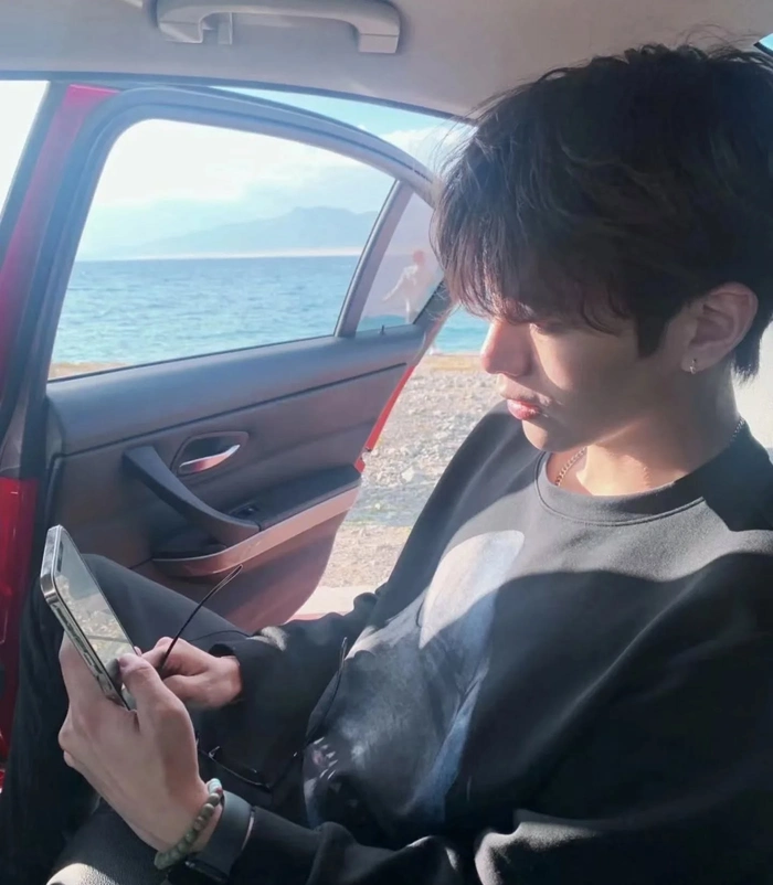 trai trung trẻ trung và cuốn hút